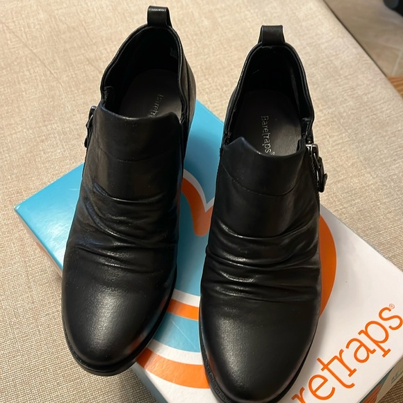 Baretraps women’s ankle bootie - Picture 1 of 4